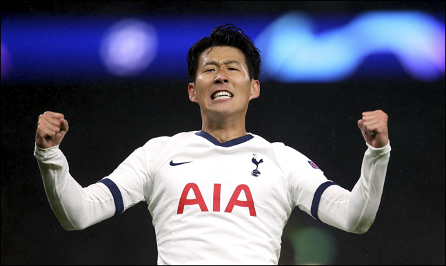 손흥민은 발롱도르 후보 외에도 지난 26일 UEFA가 발표한