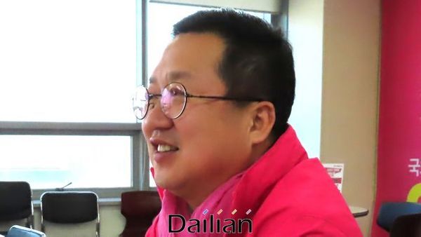 대전 동구에서 3선에 도전하는 이장우 미래통합당 의원이 23일 오후 대전 동구 삼성동 자신의 선거사무실에서 데일리안과 인터뷰를 갖고 있다. ⓒ대전=데일리안 정도원 기자