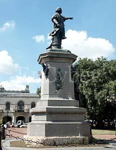도미니카에 있는 콜럼버스 동상