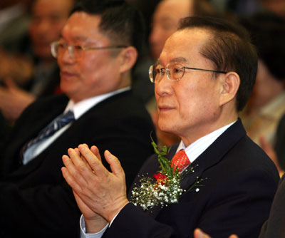 20일 오후 경남 창원컨벤션센터에서 열린 한국지성인단체총연합회 초청 강연에 참석한 한나라당 이회창 전 총재.