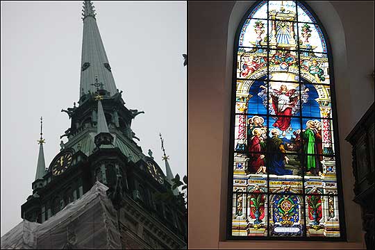 하늘을 찌를 듯 솟구쳐 오른 독일교회의 첨탑과 화려한 내부를 장식하는 스테인드글라스 ⓒ이석원
