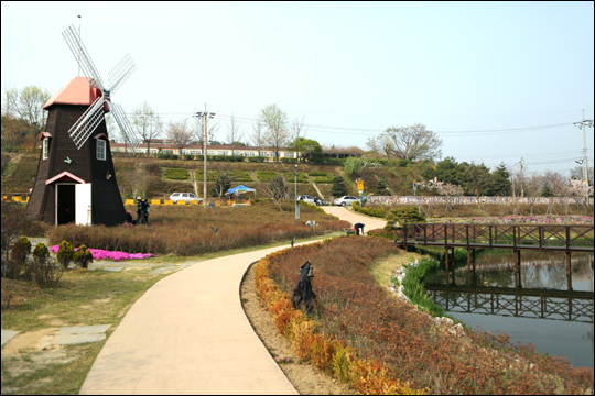 호반낭만길의 자연수변공원 ⓒ 박성원