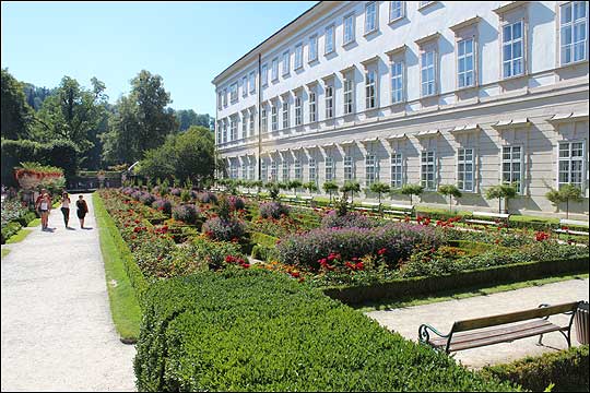 과거에는 일반 시민에게 개방되지 않던 공간이었던 미라벨 정원. 지금은 잘츠부르크 시민들의 가장 편안한 휴식처이다. ⓒ이석원