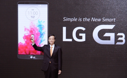 박종석 LG전자 MC사업본부장 사장이 지난 5월 서울 여의도 LG트윈타워에서 열린 'LG G3' 미디어 공개 행사에서 'G3'를 선보이고 있다.ⓒLG전자
