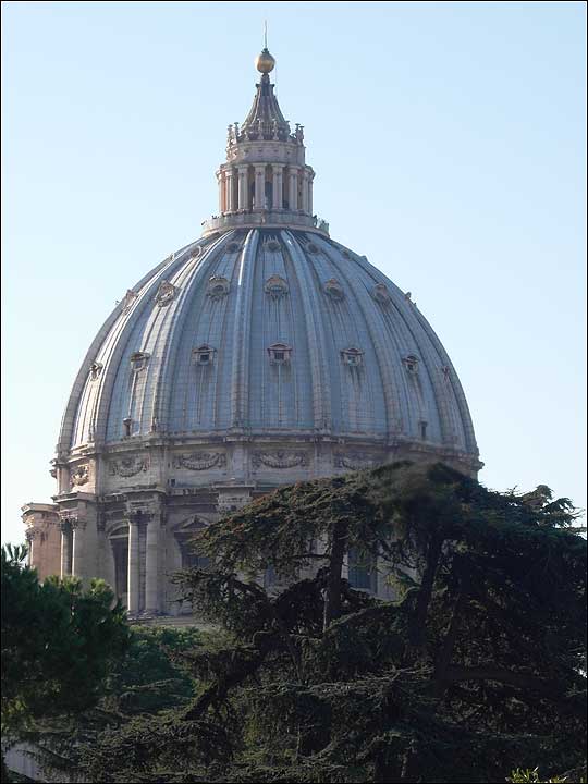 미켈란젤로가 만든 산 피에트로 대성당의 쿠폴라. 로마에서 가장 높은 전망대도 여기에 있다. ⓒ이석원
