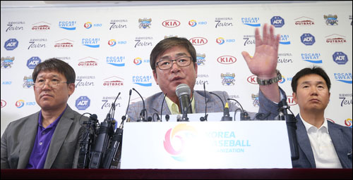 2014 인천 아시안게임 야구 엔트리를 놓고 팬들의 반응이 엇갈리고 있다. ⓒ 연합뉴스