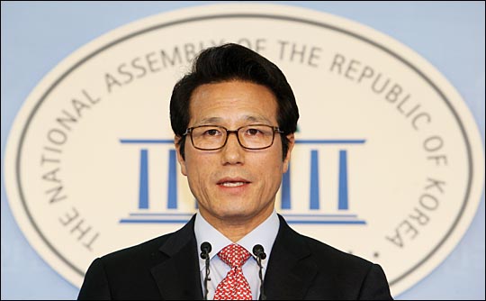 정병국 새누리당 국회 외교통상통일위원회 의원이 ‘북한 응원단 비용 지원 및 5·24 조치 해제’ 발언으로 논란을 일으켰다.(자료사진)ⓒ데일리안 홍효식 기자 