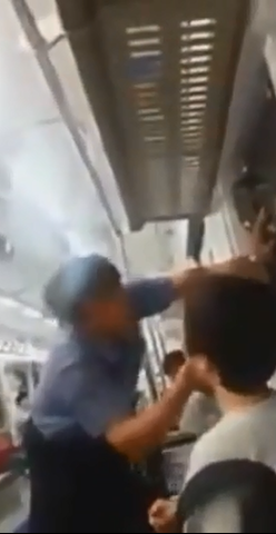 지하철에서 만취한 남성이 학생을 폭행하는 영상이 온라인 상을 뜨겁게 달구고 있다. ⓒSNS 화면 캡처