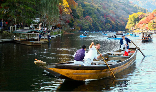 가츠라가와의 소경. 도시락을 먹는 내내, 이 멋스러운 풍경이 영화처럼 펼쳐진다. ⓒ Get About 트래블웹진