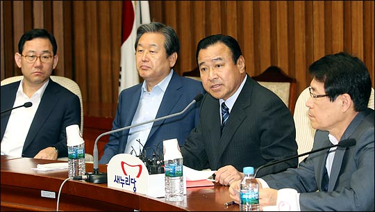 이완구 원내대표가 19일 오전 국회에서 열린 새누리당 주요당직자회의에서 이야기 하고 있다. ⓒ데일리안 박항구 기자