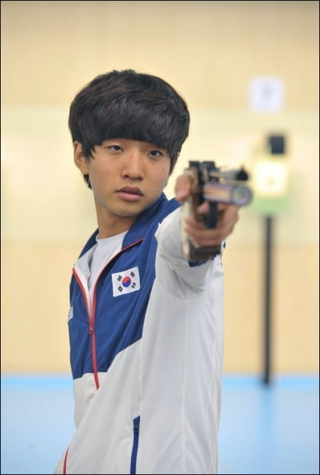 진종오가 남자 10m 공기권총 단체전에서 금메달을 따냈다. ⓒ 연합뉴스