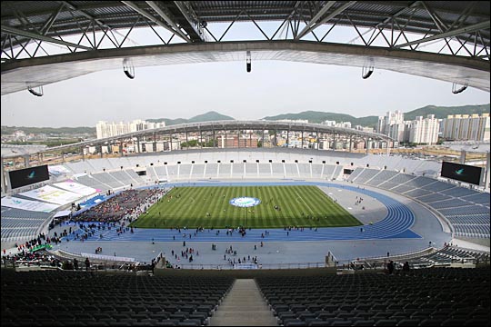 40억 아시아인 축제의 장인 제17회 인천아시아게임이 열리고 있는 인천 서구 연희동 아시아드 주경기장 모습 ⓒ데일리안 홍효식 기자