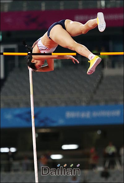 여자 장대높이뛰기 동메달을 획득한 임은지. ⓒ 데일리안 홍효식 기자