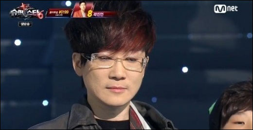 서태지가 신해철의 쾌유를 빌며 눈시울을 붉혔다._Mnet 방송화면 캡처