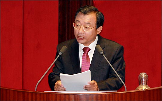 이정현 새누리당 의원이 31일 열린 국회 본회의에서 정치에관한 대정부질문을 하고 있다. ⓒ데일리안 박항구 기자