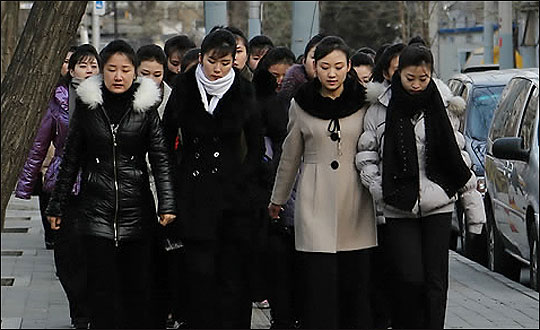 외화벌이를 위해 중국에 파견된 여성근로자들.ⓒ연합뉴스