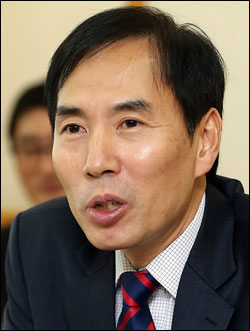 공연음란 혐의를 받고 있는 김수창 전 제주지검장이 기소유예 처분을 받았다.(자료사진) ⓒ연합뉴스