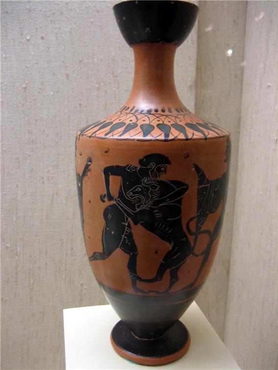 네메아의 사자와 싸우는 헤라클레스의 모습이 담긴 도기, BC 581~ BC 500년경 작품으로 추정, 아테네 키클라데스 미술관 소장, 사진 Mountain