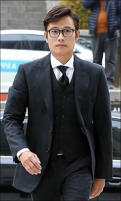배우 이병헌을 협박한 혐의로 재판을 받고 있는 글램의 멤버 다희와 모델 이지연에 대해 검찰이 3년을 구형했다. ⓒ 연합뉴스