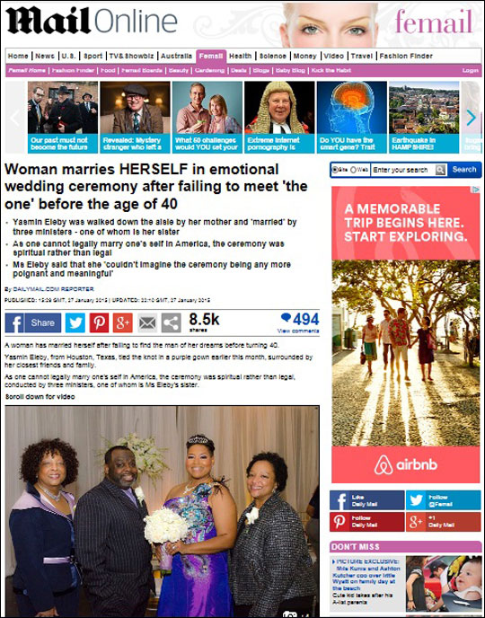 가족들과 친구들의 축복 속에 혼자 결혼식을 올린 미국 40세 여성의 소식이 전해지며 화제가 되고 있다. 영국 데일리 메일 홈페이지 화면 캡처.