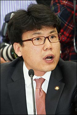 진성준 새정치연합 의원이 9일 전 통진당 의원들의 4월 보궐선거 출마에 대해 "큰 반향을 일으킬 가능성은 높지않다"고 내다봤다.(자료사진)ⓒ데일리안 홍효식 기자