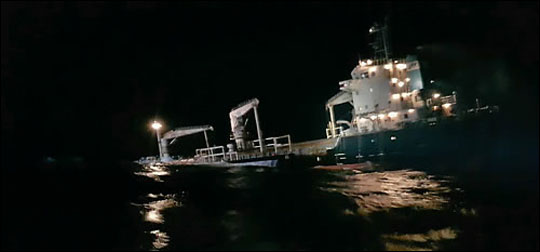 군산 어청도 앞바다에서 화물선이 침몰해있던 선박과 충돌하는 사고가 발생했다. ⓒ연합뉴스