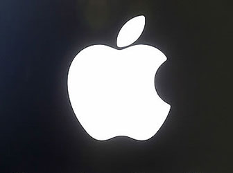 애플이 '습기로부터 전자부품들을 보호하는 방법'으로 신청한 특허출원이 지난 5일(현지시각) 특허등록에 성공하며, 앞으로 출시될 아이폰7에 방수기능 탑재여부가 화제다.(자료사진) ⓒ연합뉴스