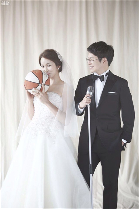 농구스타 신정자(왼쪽)와 SBS스포츠 윤성호 아나운서가 결혼한다. ⓒ SBS 스포츠