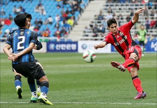 한국프로축구연맹은 4월 'K리그 월간 베스트 골'로 몰리나의 프리킥 득점을 선정했다. ⓒ 연합뉴스