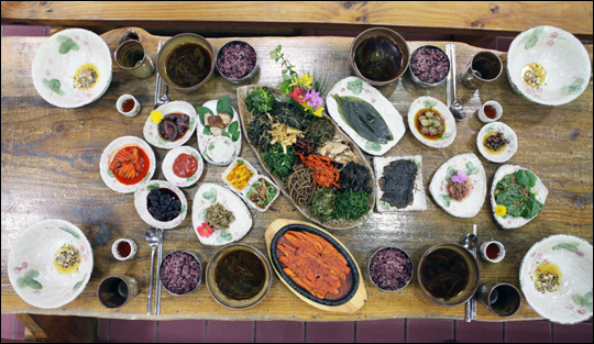 점봉산산책식당 산채 상차림 ⓒ 오주환