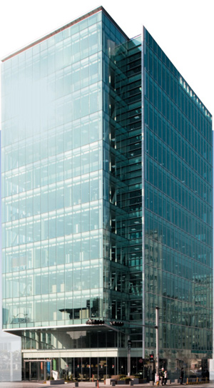 옛 포스코A&C 사옥. 합성보를 사용해 층고를 낮춤으로써 규정상 10층으로 제한된 건물을 11층 높이로 지었다.ⓒ포스코