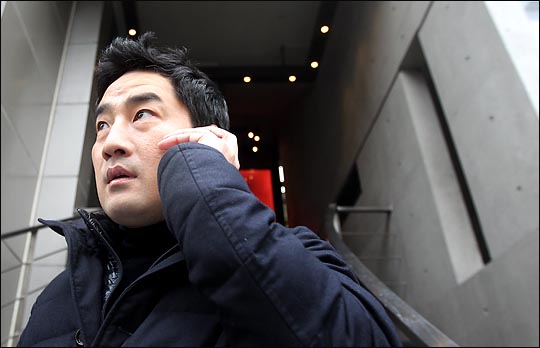 강용석이 불륜 스캔들을 보도한 K모 기자를 명예훼손으로 고소했다. ⓒ 데일리안 박항구 기자