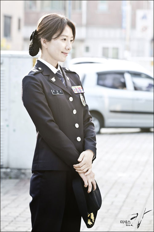 김희애가 SBS 새 월화드라마 '미세스캅'을 통해 아줌마 경찰로 분한다.ⓒSBS