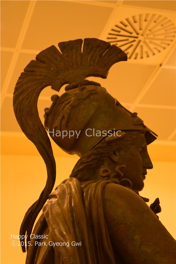 '페이라이에우스 아테나' 청동상이다. 피레아스 고고학 박물관 ⓒ박경귀 