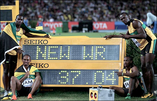 2011 대구 대회 당시 남자 400m 계주 세계신기록을 수립한 우사인 볼트 및 자메이카 대표팀.ⓒ 인터넷사진공동취재단