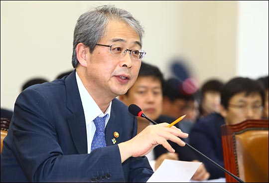 임종룡 금융위원장이 지난 6월 17일 국회에서 열린 정무위원회 전체회의에서 의원들의 질의에 답하고 있다. ⓒ데일리안 
