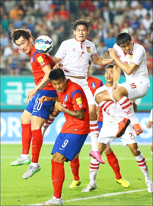 [대한민국-라오스] AFC는 2018 러시아월드컵 아시아 예선부터 참가국을 확대, 총 40개국이 2차예선을 벌여 12개국이 곧바로 최종예선에 돌입하게 했다. ⓒ 데일리안 홍효식 기자