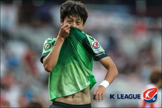 ‘영플레이어상’을 수상한 이재성. ⓒ 한국프로축구연맹