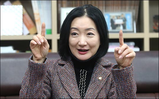 문 의원이 20대 국회에서의 비전을 설명하고 있다. ⓒ데일리안 홍효식 기자