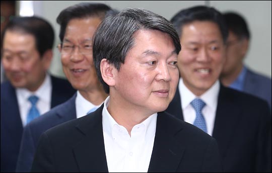 안철수 국민의당 상임공동대표가 야권통합론 재논의에 대해 "국민께 큰 실례"라며 부정적 입장을 밝혔다.(자료사진) ⓒ데일리안 홍효식 기자
