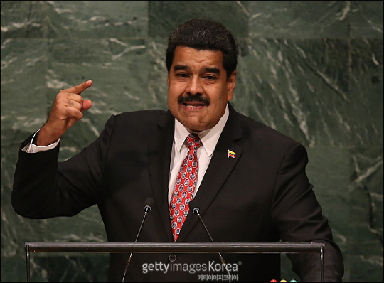 베네수엘라 니콜라스 마두로 대통령 소환 국민투표가 20만 명의 최소요건보다 3배 많은 60만 명의 서명을 받았다. (자료사진)ⓒ게티이미지코리아