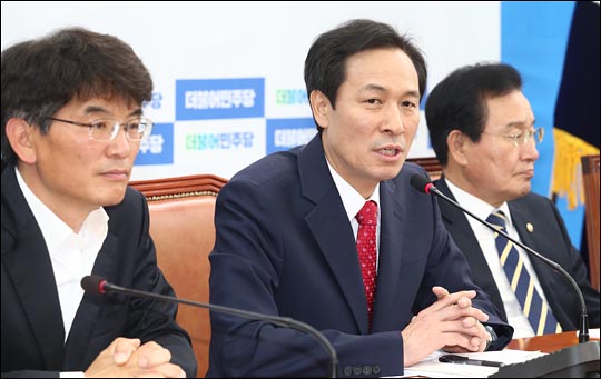 우상호 더불어민주당 원내대표가 지난 9일 오전 국회에서 열린 정책조정회의에서 이야기하고 있다. (자료사진) ⓒ데일리안 홍효식 기자
