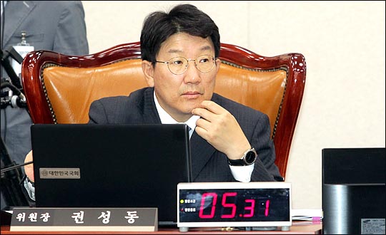 권성동 국회 법제사법위원회 위원장이 6월 27일 열린 국회 법사위 전체회의에서 회의를 주재하고 있다.  ⓒ데일리안 박항구 기자