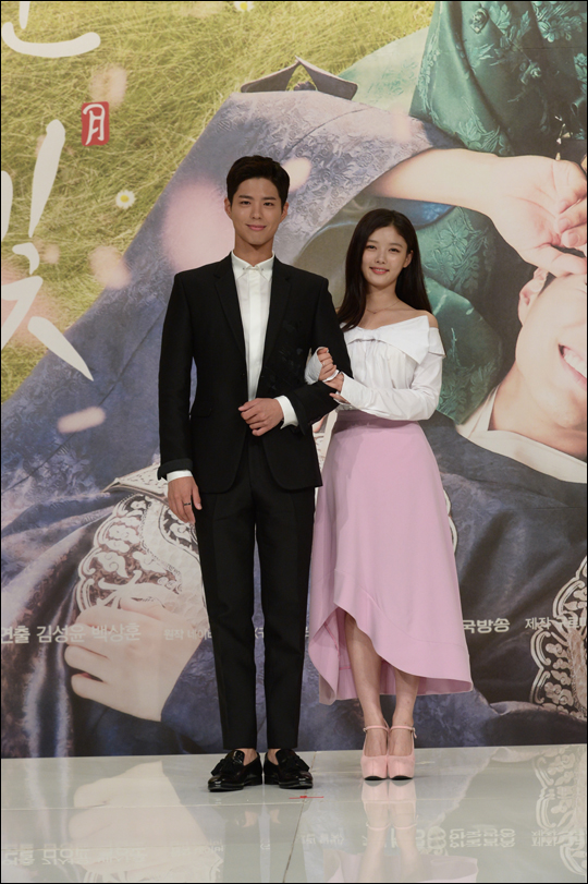 배우 박보검과 KBS2 새 월화극 '구르미 그린 달빛'을 통해 김유정과 로맨스를 펼치는 소감을 전했다.ⓒKBS