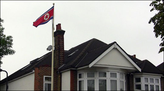 우즈베키스탄 수도 타슈켄트에 위치한 북한대사관이 이달 초 철수한 것으로 확인됐다. 사진은 영국 런던에 위치한 주영 북한대사관의 모습. ⓒ연합뉴스