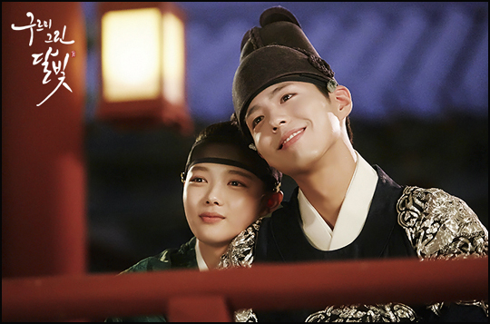 배우 박보검과 김유정은 KBS2 '구르미 그린 달빛'에서 로맨스 연기를 선보여 호응을 얻었다.ⓒKBS