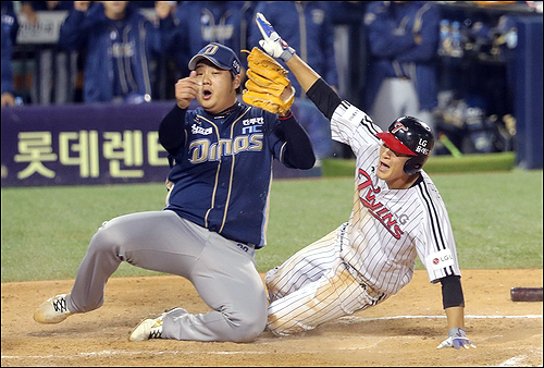 NC와 LG는 무수한 찬스를 날리는 '변비 야구'로 기대 이하의 경기력을 선보였다. ⓒ 연합뉴스