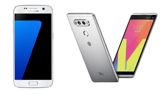 삼성전자 '갤럭시S7'(왼쪽)과 LG전자 'V20' 모델 이미지.ⓒ각 사