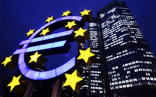 유럽중앙은행(ECB) 앞에 세워진 유로화 조각물.(자료사진)ⓒ데일리안DB