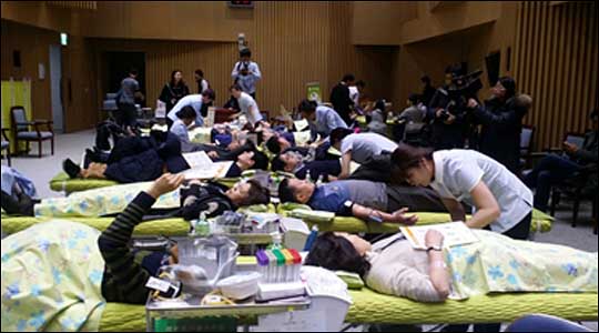 서울시 공무원들이 자발적 헌혈을 통해 생명을 살리는 일에 팔을 걷어부치고 나섰다. 서울시 제공